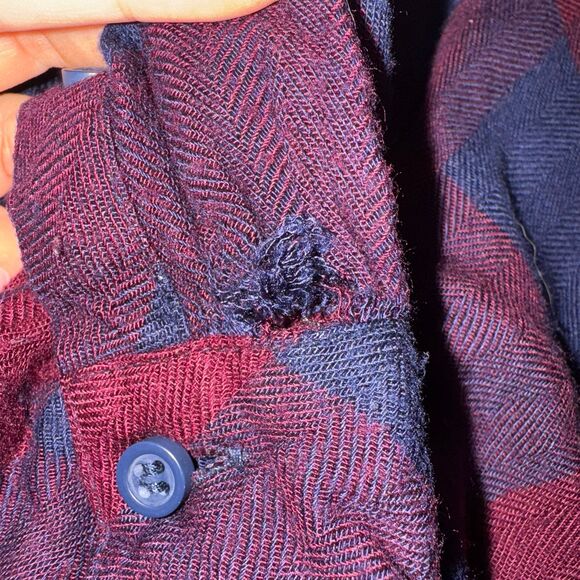 Thread+Supply Red & Blue Plaid Flannel Size S - Picture 8 of 9